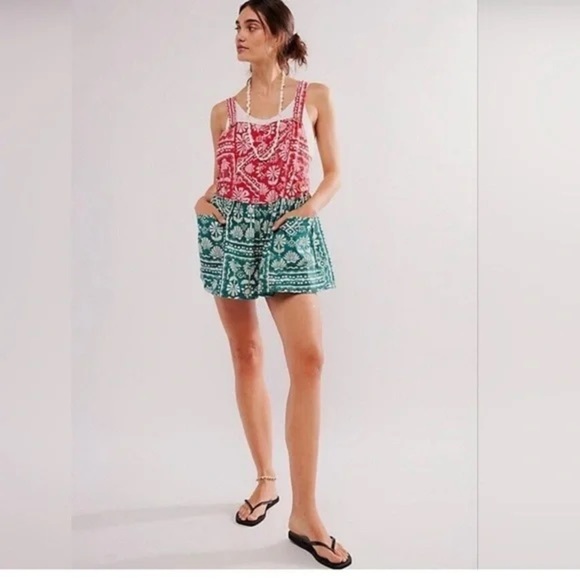 New! Free People Palm Bay Hawaiian Printed Shortalls Romper 🌊🐚 Large - Picture 2 of 6